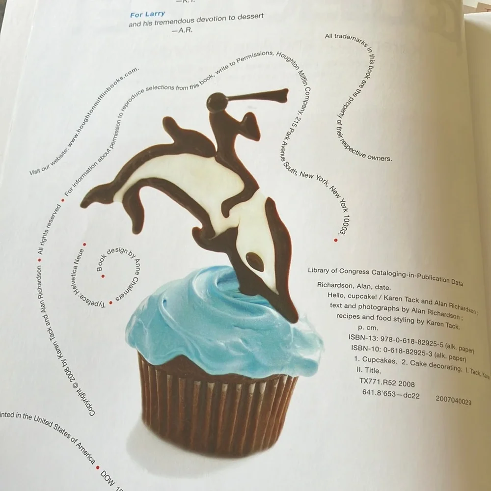 Set of‎ Three Cake & Cupcake Decorating Books